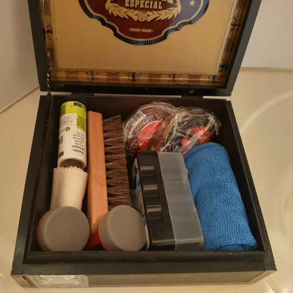 Suenos de Saundra Recycled Unique Large Tabak Cigar Box, Shoe Shine Kit - Picture 6 of 12
